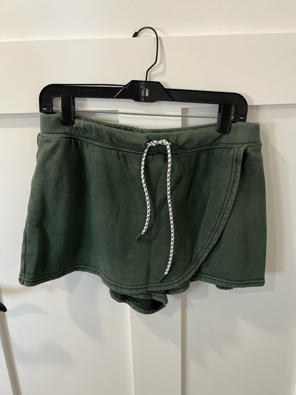 Aerie skort